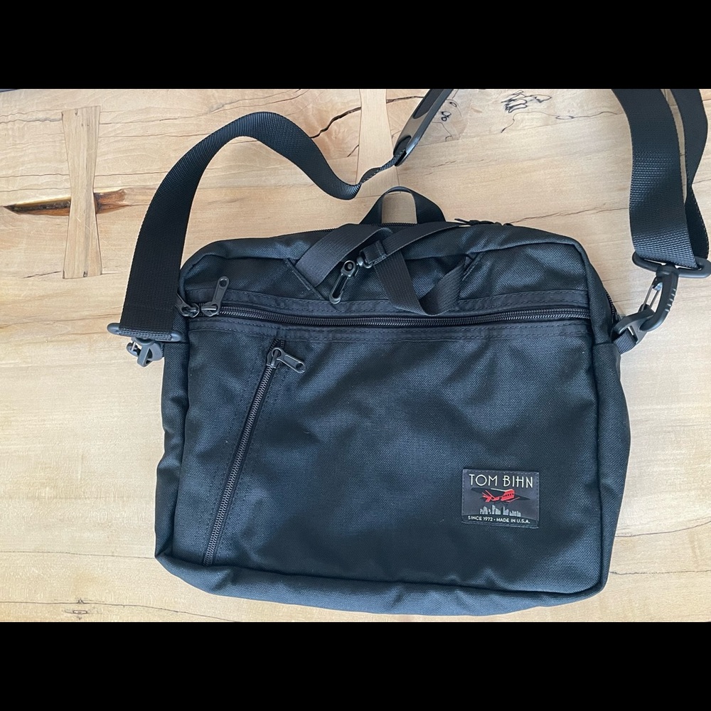 Tom Bihn EDC (every day carry) laptop briefcase. Checkpoint friendly.